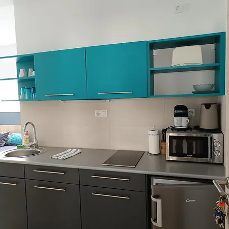アパート Ujhely Apartmanhaz *