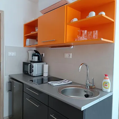 Ujhely Apartmanhaz アパート