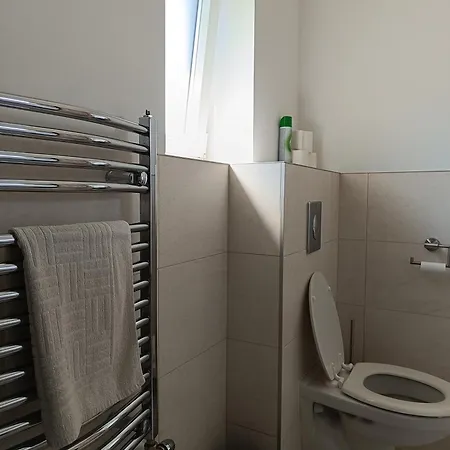 Ujhely Apartmanhaz アパート