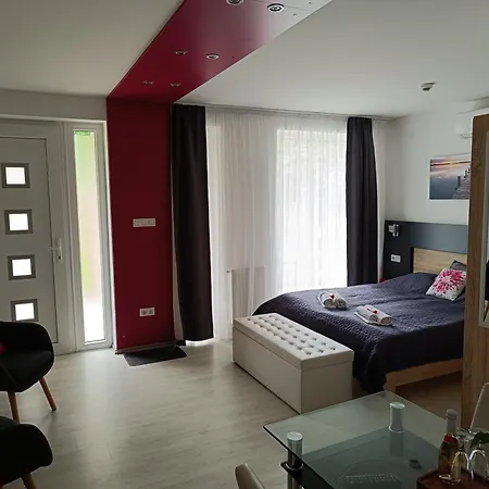 Ujhely Apartmanhaz アパート