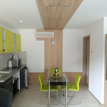 Ujhely Apartmanhaz