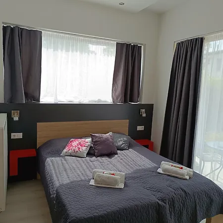 Ujhely Apartmanhaz Lejlighed Siófok