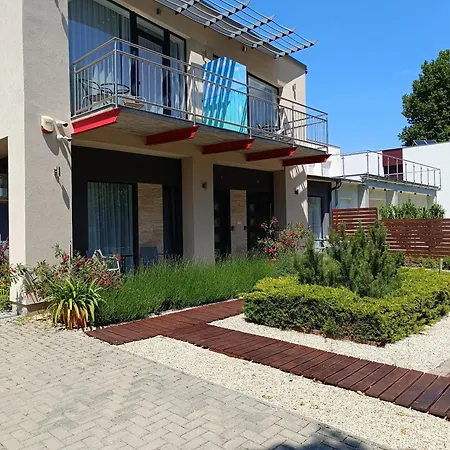 Ujhely Apartmanhaz Lejlighed Siófok