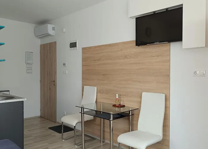 公寓 Ujhely Apartmanhaz 希欧福克
