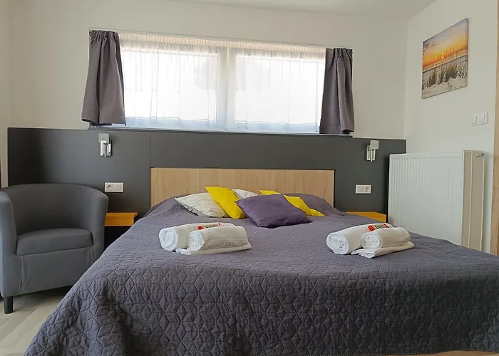 Ujhely Apartmanhaz 公寓