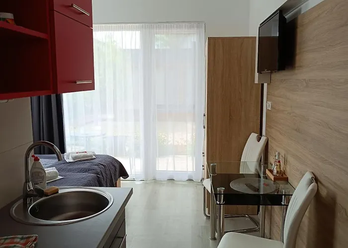 Ujhely Apartmanhaz 希欧福克