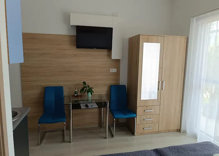 Ujhely Apartmanhaz *